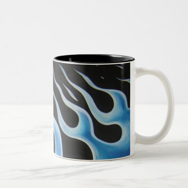 Tasse de flammes bleues (Droit)