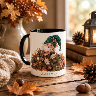 Tasse de gnome de forêt automnale avec feuilles et