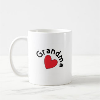 Tasse de grand-maman avec le coeur rouge