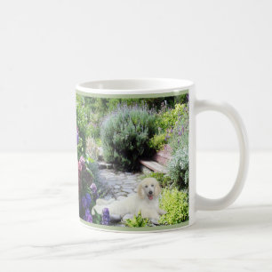 Tasse de jardin de caniche