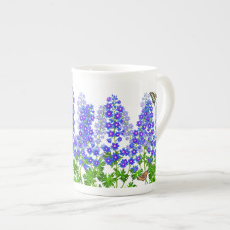 Tasse de jardin de papillon de pied-d'alouette de
