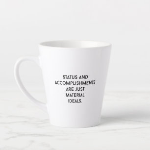 Tasse de latte idéaux matériels