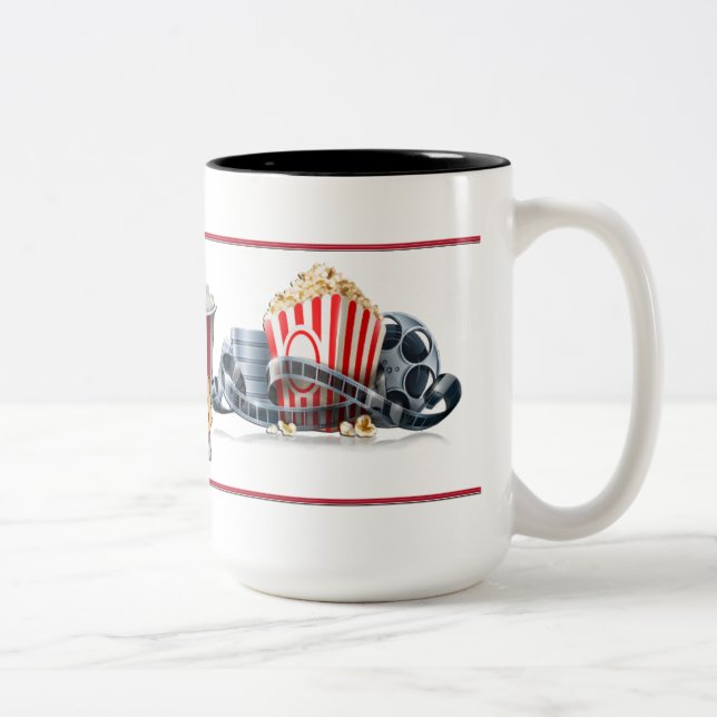 Tasse de maïs éclaté de soirée cinéma (Droit)
