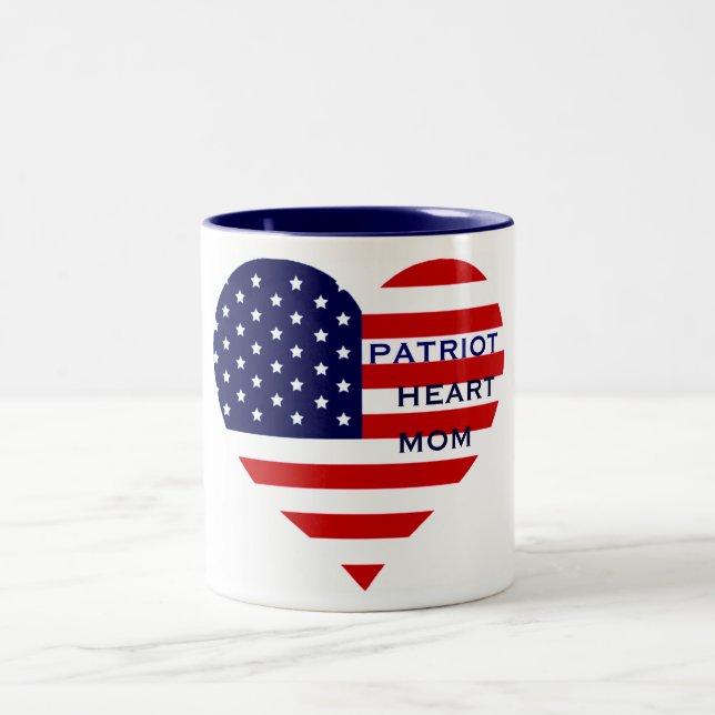 Tasse de MAMAN de COEUR de PATRIOTE (Centre)
