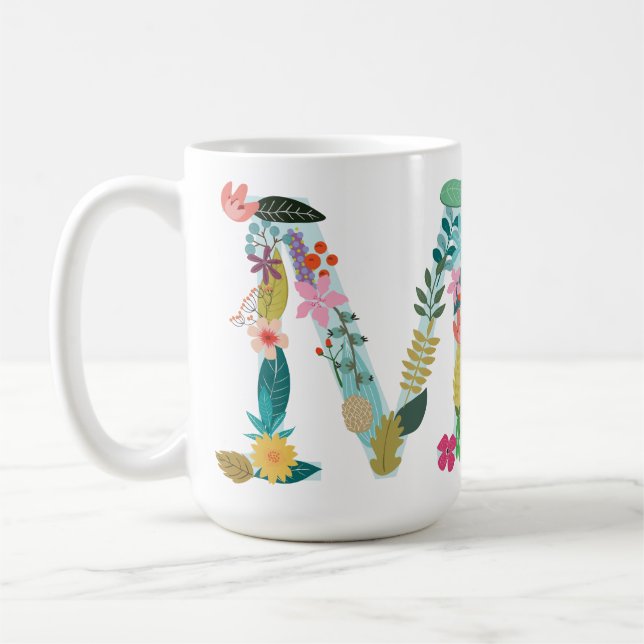 Tasse de monogramme de M, initiale florale de M, (Gauche)