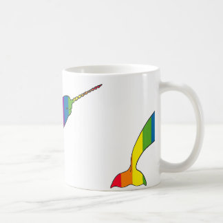 Tasse de Narwhal d'arc-en-ciel