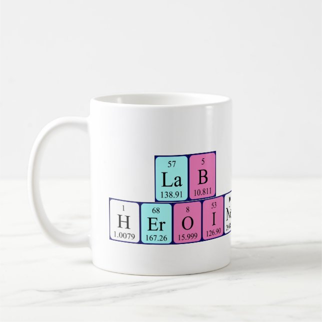 Tasse de nom de table périodique de héroïne de (Gauche)