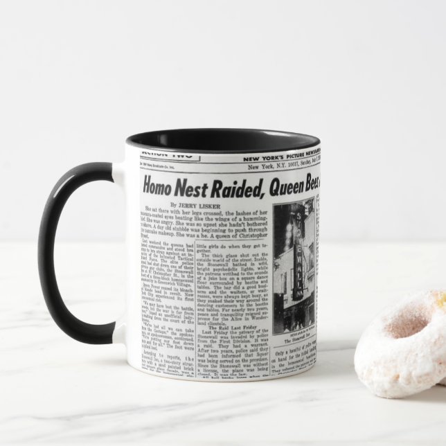 Tasse de nouvelles d'émeutes de Stonewall (Avec donut)