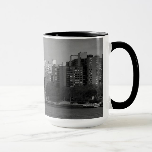 Tasse de panorama d'horizon de l'East River (Droite)