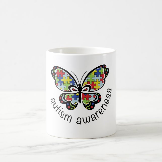 Tasse de papillon de sensibilisation sur l'autisme (Centre)