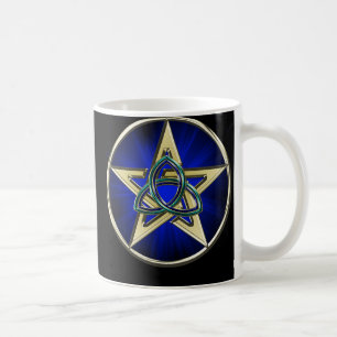 Tasse de pentagone étoilé de Triquetra