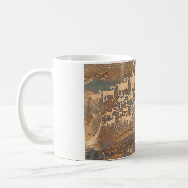 Tasse de pétroglyphe (Gauche)