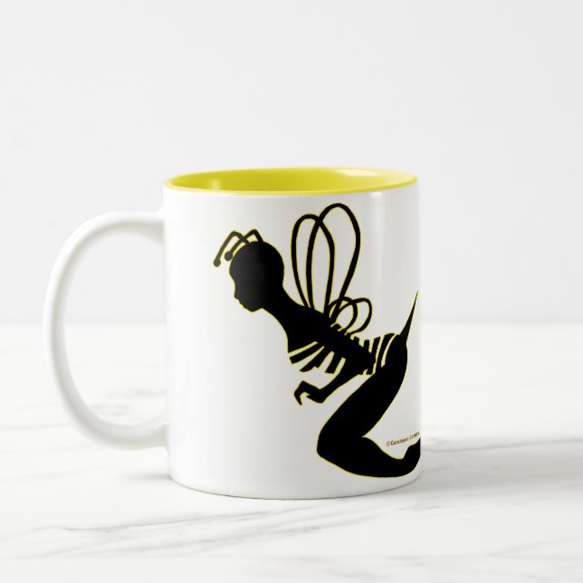 Tasse de silhouette de fille d'abeille (Gauche)