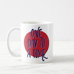 Tasse de slogan de récupération Un jour à la fois