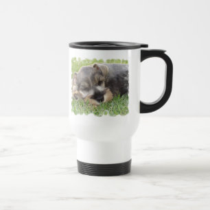 Tasse de voyage de Schnauzer de sommeiller
