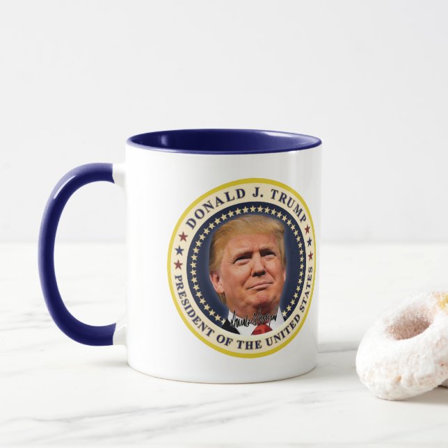 Tasse Donald Trump Inauguration Gold Stars Souvenir (Avec donut)