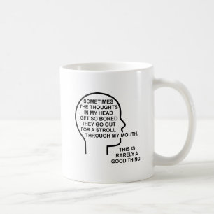 Tasse drôle ennuyée de pensées