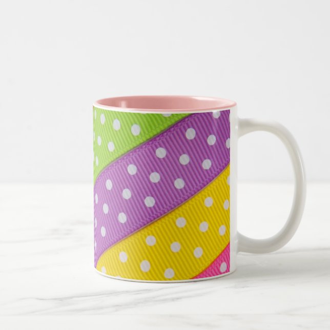 Tasse en céramique de rubans de point de polka (Droit)