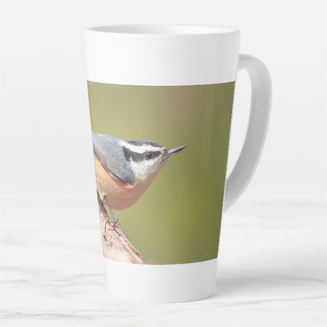 tasse en latte avec photo nuthatch à poitrine roug (Angle droit)