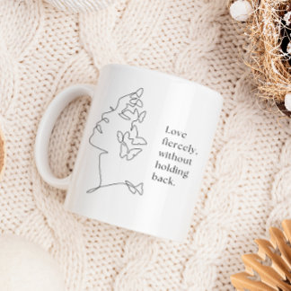 Tasse en ligne d'art papillon d'amour féroce