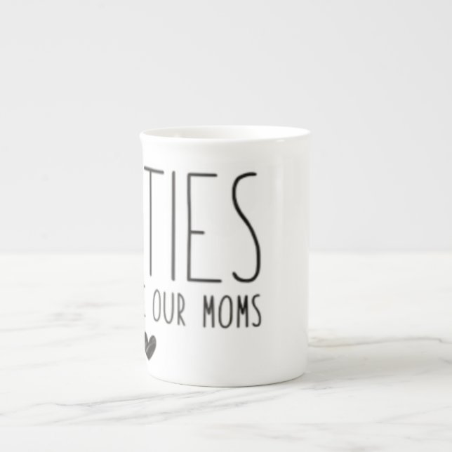 Tasse En Porcelaine Besoins Comme Nos Moms (Devant)