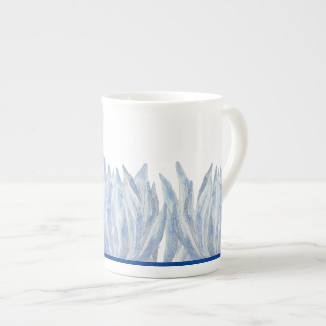 Tasse En Porcelaine Bleu écaille sur une boue de Chine osseuse (Devant droit)