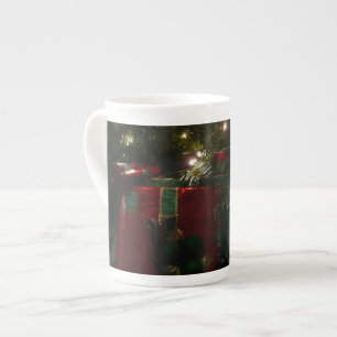 Tasse En Porcelaine Cadeaux sous l'arbre Noël