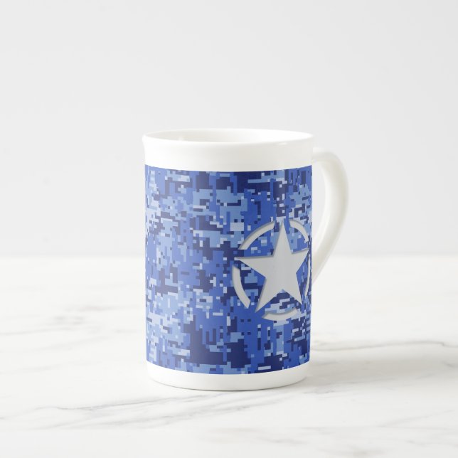 Tasse En Porcelaine Camouflage de bleu marine de pochoir d'étoile (Devant droit)