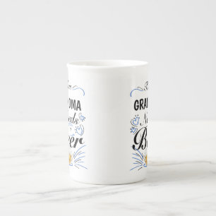Tasse En Porcelaine Cette grand-mère a besoin d'une bière, une grand-m