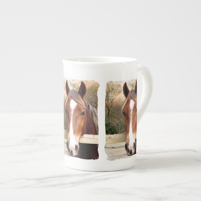 TASSE EN PORCELAINE CHEVAUX (Devant droit)