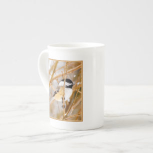 Tasse En Porcelaine Chickadee au plafond noir - Photo originale