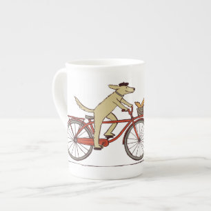 Tasse En Porcelaine Chien à vélo avec ami écureuil - Art animal amu