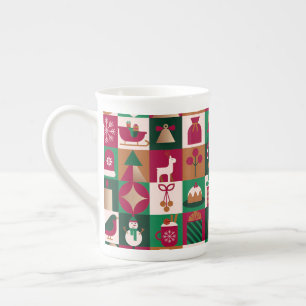 Tasse En Porcelaine Collage de Noël festif de cadeaux, d'arbres, d'orn
