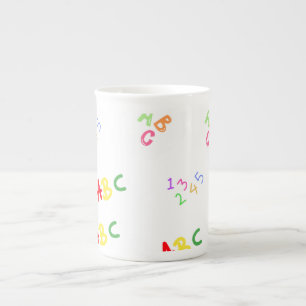 Tasse En Porcelaine Conception artistique colorée de rentrée des class