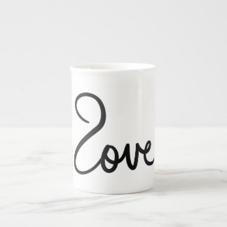 Tasse En Porcelaine Conception de typographie de mot "amour" minimalis