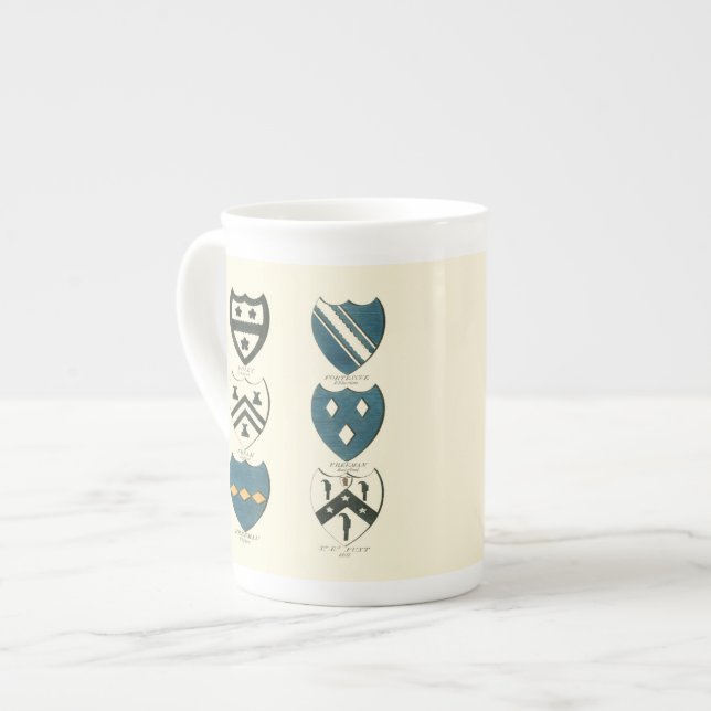 Tasse En Porcelaine Crêtes familiales de diverses maisons anglaises (Devant gauche)