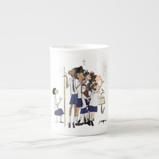 Tasse En Porcelaine Dans les toilettes