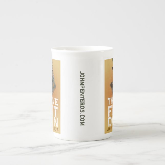 Tasse En Porcelaine Douze pieds attaquent vers le bas (Devant)