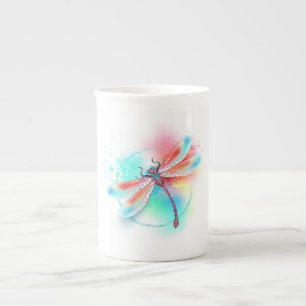 Tasse En Porcelaine Dragonfly rouge sur l'arrière - plan aquarelle