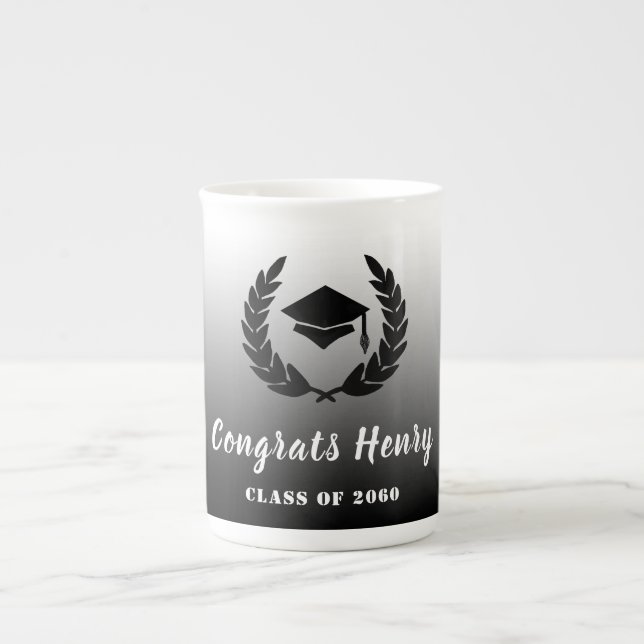 Tasse En Porcelaine Félicitations Gradué noir & blanc dégradé et Casqu (Devant)