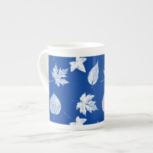 Tasse En Porcelaine Feuilles d'automne - blanc et bleu cobalt