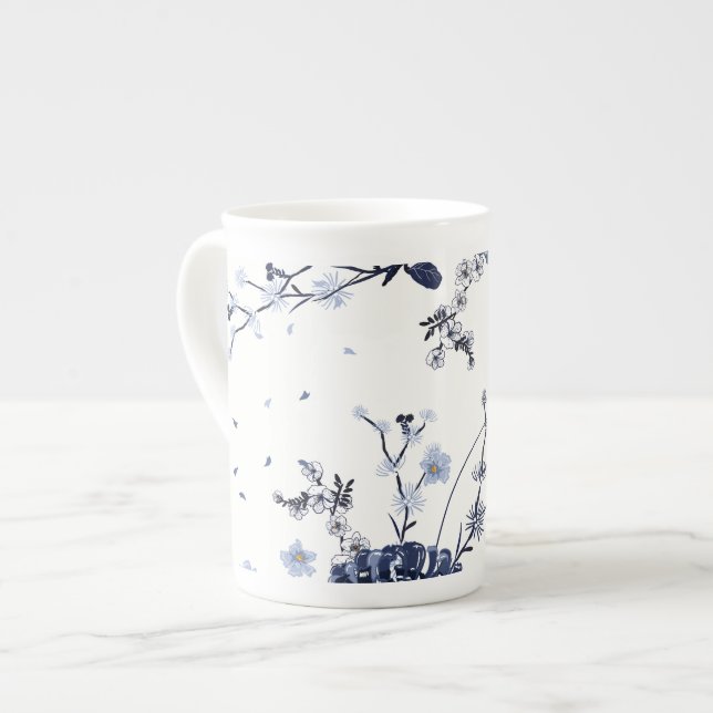 Tasse En Porcelaine Fleurs bleues (Devant gauche)