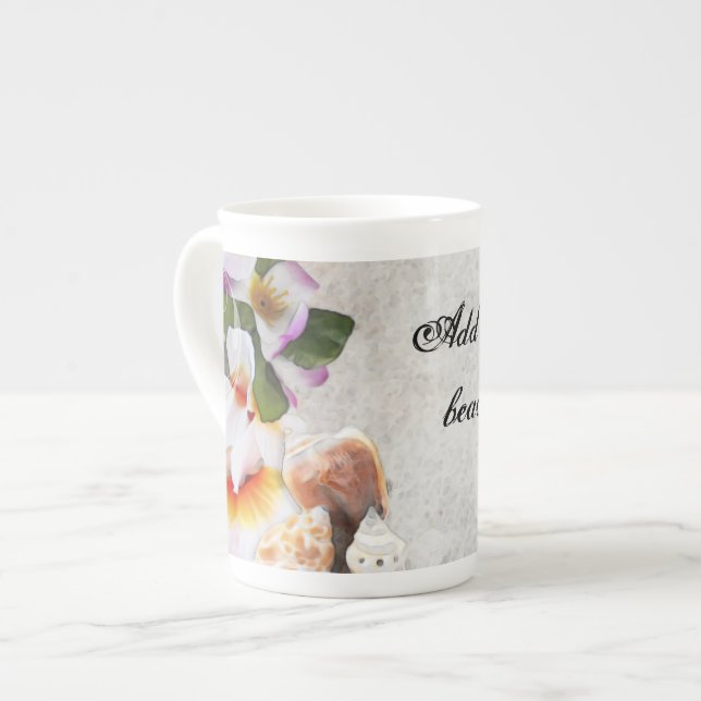 Tasse En Porcelaine Fleurs/Coques de plage tropicales (Devant gauche)