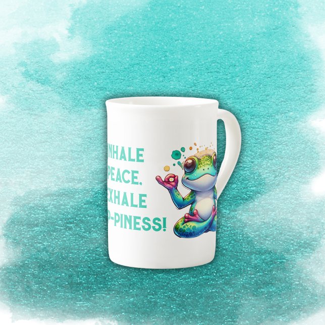 Tasse En Porcelaine Grenouille verte moderne Inhale Exhale | (Créateur téléchargé)