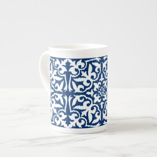 Tasse En Porcelaine Ikat damask pattern - Cobalt bleu et blanc (Devant gauche)