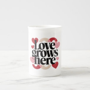 Tasse En Porcelaine L'amour grandit ici - Typographie moderne du cœur