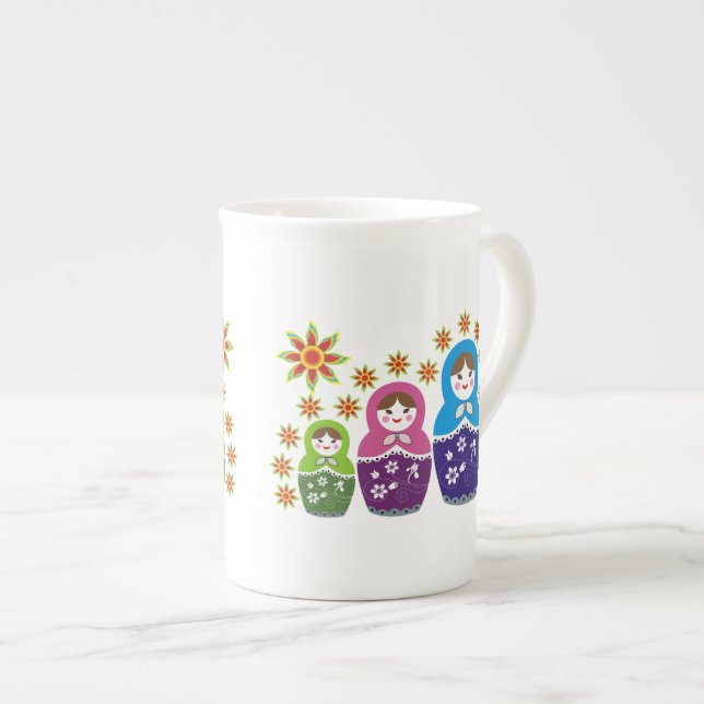 Tasse En Porcelaine Matryoshka Poupées russes & tournesols personnalis (Devant droit)