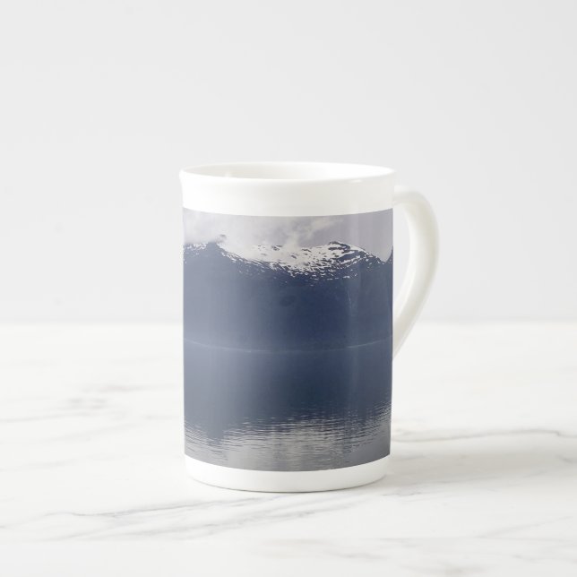 Tasse En Porcelaine Misty Alaskan Sea dans les tons bleu (Devant droit)