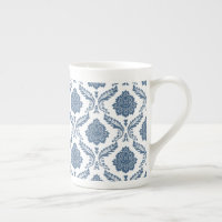 Motif Damassé Rococo Bleu sur Fond Blanc