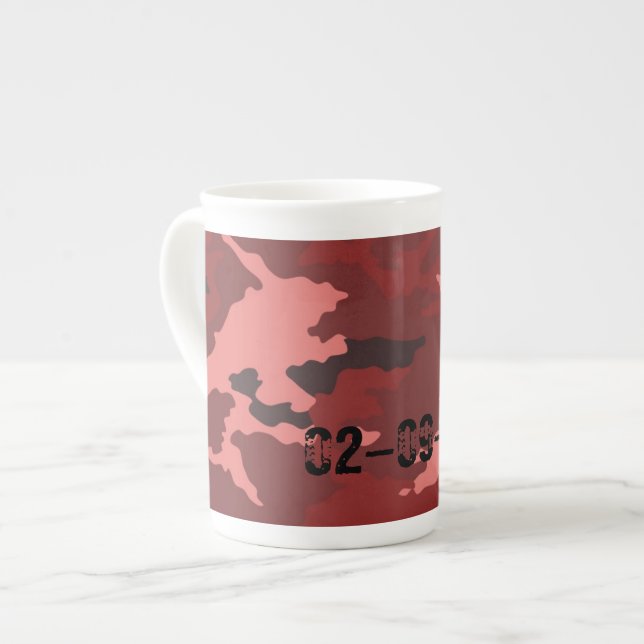 Tasse En Porcelaine Motif de camouflage rouge (Devant gauche)